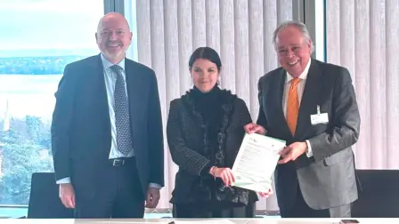 El presidente del CRT y la directora Divisional de Promoción y Servicios de Información Tecnológica en el IMPI, Dorilita Mora Jurado, firmaron una carta de intención para formalizar el interés del CRT para integrarse a la Red de Centros de Apoyo a la Tecnología y la Innovación.