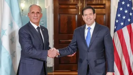 El jefe de la diplomacia de Estados Unidos, Marco Rubio, recibió el lunes al presidente electo de Honduras, Nasry Asfura, en medio de un pulso político en el país centroamericano tras reñidas elecciones.

¡Síguenos en nuestras redes sociales para mantenerte informado!

Twitter: https://twitter.com/eleconomista 
Facebook: https://www.facebook.com/ElEconomista.mx
Instagram: https://www.instagram.com/eleconomistamx
LinkedIn: https://www.linkedin.com/company/el-economista/

#ElEconomista #EETV