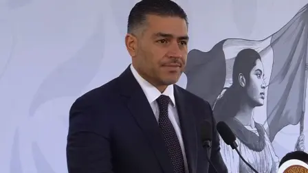 Omar García Harfuch informó que el académico fue detenido por faltas administrativas, liberado horas después y visto deambulando desorientado; autoridades de Nuevo León llevan el caso.

Para más información del tema, visita: https://www.eleconomista.com.mx/politica/garcia-harfuch-habla-sobre-maestro-colombiano-desaparecido-nuevo-leon-dijo-paradero-20260116-795655.html

¡Síguenos en nuestras redes sociales para mantenerte informado!

Twitter: https://twitter.com/eleconomista 
Facebook: https://www.facebook.com/ElEconomista.mx
Instagram: https://www.instagram.com/eleconomistamx
LinkedIn: https://www.linkedin.com/company/el-economista/

#ElEconomista #EETV