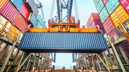 Alemania es vulnerable a los aranceles debido a su economía centrada en la exportación que sale lentamente de dos años de declive.

Para más información del tema, visita: https://www.eleconomista.com.mx/empresas/industria-alemana-arremete-ridiculas-exigencias-trump-20260118-795823.html

¡Síguenos en nuestras redes sociales para mantenerte informado!

Twitter: https://twitter.com/eleconomista 
Facebook: https://www.facebook.com/ElEconomista.mx
Instagram: https://www.instagram.com/eleconomistamx
LinkedIn: https://www.linkedin.com/company/el-economista/
T

#ElEconomista #EETV