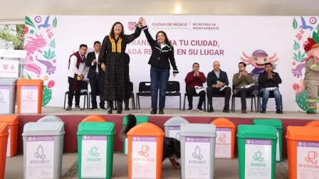 La Ciudad de México implementará a partir del 1 de enero de 2026 un esquema obligatorio de separación de residuos en orgánicos, reciclables y no reciclables. 

Para más información del tema, visita: https://www.eleconomista.com.mx/politica/separacion-basura-sera-obligatoria-cdmx-enero-2026-cambia-funcionara-20260101-793419.html

Twitter: https://twitter.com/eleconomista   
Sitio web: https://www.eleconomista.com.mx/   
Facebook: https://www.facebook.com/ElEconomista.mx   
 
#ElEconomista  #EETV