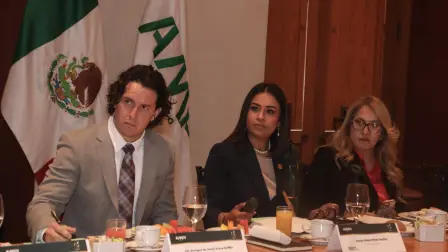 Representantes de la Asociación Mexicana de Profesionales Inmobiliarios