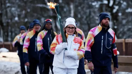 Antorcha olímpica llega a Cortina en el aniversario de los Juegos de 1956.