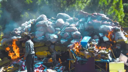 Durante la diligencia participaron peritos especializados en química forense de la Agencia de Investigación Criminal, así como personal del Órgano Interno de Control de la FGR, para garantizar la legalidad y transparencia del procedimiento.

Para más información del tema, visita: https://www.eleconomista.com.mx/politica/fgr-destruye-105-toneladas-precursores-quimicos-20260130-797691.html 

¡Síguenos en nuestras redes sociales para mantenerte informado!

Twitter: https://twitter.com/eleconomista 
Facebook: https://www.facebook.com/ElEconomista.mx
Instagram: https://www.instagram.com/eleconomistamx
LinkedIn: https://www.linkedin.com/company/el-economista/

#ElEconomista #EETV