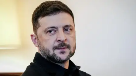 Inicialmente estaba previsto un encuentro este domingo en Abu Dhabi, que ya acogió el 23 y 24 de enero un primer ciclo de negociaciones con delegaciones ucranianas, rusas y estadounidenses.

Para más información del tema, visita: https://www.eleconomista.com.mx/internacionales/zelenski-dice-nuevas-conversaciones-trilaterales-previstas-4-5-febrero-abu-dabi-20260201-797879.html

¡Síguenos en nuestras redes sociales para mantenerte informado!

Twitter: https://twitter.com/eleconomista 
Facebook: https://www.facebook.com/ElEconomista.mx
Instagram: https://www.instagram.com/eleconomistamx
LinkedIn: https://www.linkedin.com/company/el-economista/
T

#ElEconomista #EETV