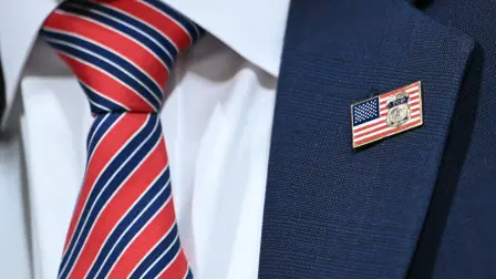 El director interino del ICE, Todd Lyons, defendió este martes ante el Congreso los "resultados históricos" conseguidos durante el segundo mandato de Trump, pese a los recientes incidentes registrados en Minnesota, asegurando que la agencia opera en el "entorno operativo más letal en su historia".

Para más información del tema, visita: https://www.eleconomista.com.mx/internacionales/jefe-interino-ice-defiende-gestion-resultados-historicos-pese-incidentes-minnesota-20260210-799236.html

Twitter: https://twitter.com/eleconomista 
Sitio web: https://www.eleconomista.com.mx/ 
Facebook: https://www.facebook.com/ElEconomista.mx 
Instagram: https://www.instagram.com/eleconomistamx

#ElEconomista #CapitalHumano #EETV