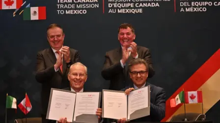 Los gobiernos de México y Canadá anunciaron que trabajan en un plan de acción para aumentar su integración económica y enfrentar de mejor manera los desafíos geopolíticos.

Para más información del tema, visita: https://www.eleconomista.com.mx/empresas/mexico-canada-pactaran-plan-accion-zona-confort-20260216-800083.html

Twitter: https://twitter.com/eleconomista 
Sitio web: https://www.eleconomista.com.mx/ 
Facebook: https://www.facebook.com/ElEconomista.mx 
Instagram: https://www.instagram.com/eleconomistamx

#ElEconomista #EETV #Empresas