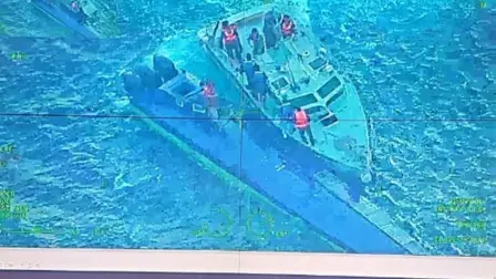 El secretario de Seguridad y Protección Ciudadana, Omar García Harfuch, informó este jueves la interceptación de un narcosemisumergible en Manzanillo, Colima.

Para más información del tema, visita: https://www.eleconomista.com.mx/politica/harfuch-anuncia-golpe-narco-aguas-semar-asegura-semisumergible-toneladas-cocaina-colima-20260219-800654.html

¡Síguenos en nuestras redes sociales para mantenerte informado!

Twitter: https://twitter.com/eleconomista 
Facebook: https://www.facebook.com/ElEconomista.mx
Instagram: https://www.instagram.com/eleconomistamx
LinkedIn: https://www.linkedin.com/company/el-economista/

#ElEconomista #Narcotráfico #Semar