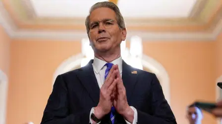 "Aprovecharemos las competencias arancelarias de la Sección 232 y la Sección 301, que han sido validadas a través de miles de impugnaciones ​legales", dijo el secretario del Tesoro de ⁠Estados Unidos. 

Para más información del tema, visita: https://www.eleconomista.com.mx/economia/bessent-estima-ingresos-estables-aranceles-2026-pese-fallo-corte-suprema-eu-20260220-800917.html 

¡Síguenos en nuestras redes sociales para mantenerte informado! 

Twitter: https://twitter.com/eleconomista 
Facebook: https://www.facebook.com/ElEconomista.mx 
Instagram: https://www.instagram.com/eleconomistamx 
LinkedIn: https://www.linkedin.com/company/el-economista/ 

#ElEconomista #EETV