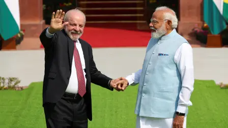 El presidente de Brasil, Luiz Inacio Lula da Silva, con el primer ministro de India, Narendra Modi. Foto: Reuters