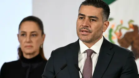 El gobierno federal confirmó que el cadáver del líder criminal será entregado a familiares conforme a la ley; reportan decenas de muertos y 70 detenidos tras la jornada violenta.

Para más información del tema, visita: https://www.eleconomista.com.mx/politica/harfuch-explica-pasara-cuerpos-mencho-tuli-20260223-801200.html

¡Síguenos en nuestras redes sociales para mantenerte informado!

Twitter: https://twitter.com/eleconomista 
Facebook: https://www.facebook.com/ElEconomista.mx
Instagram: https://www.instagram.com/eleconomistamx
LinkedIn: https://www.linkedin.com/company/el-economista/

#ElEconomista #EETV