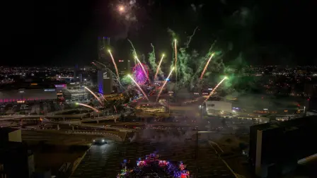 Panorámica nocturna de la capital de Puebla.