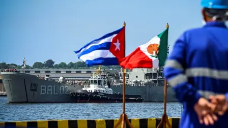 Dos buques de la Armada de México con unas 1,000 toneladas de alimentos, medicinas e insumos médicos arribaron este viernes a Cuba.

Para más información del tema, visita: https://www.eleconomista.com.mx/internacionales/llega-tercer-cargamento-mexico-ayuda-humanitaria-cuba-diaz-canel-elogia-apoyo-sheinbaum-20260313-804146.html

¡Síguenos en nuestras redes sociales para mantenerte informado!

Twitter: https://twitter.com/eleconomista 
Facebook: https://www.facebook.com/ElEconomista.mx
Instagram: https://www.instagram.com/eleconomistamx
LinkedIn: https://www.linkedin.com/company/el-economista/

#ElEconomista #Cuba #México