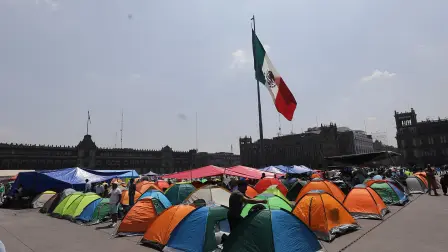 CNTE marcha en la CDMX e inicia paro nacional.