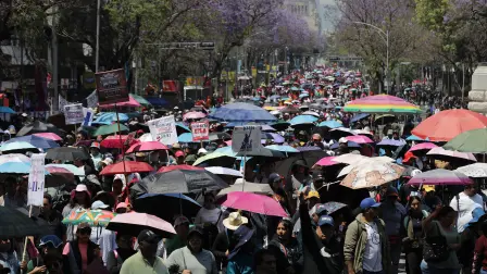 CNTE marcha en la CDMX e inicia paro nacional.