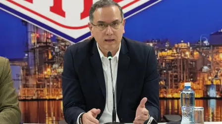 Handout photo released by the Yacimientos Petroliferos Fiscales Bolivianos (YPFB) press service of Yussef Akly, Chief Executive President of YPFB, speaking during a press conference in La Paz on March 18, 2026. (Photo by Handout / YPFB / AFP) / RESTRICTED TO EDITORIAL USE-MANDATORY CREDIT AFP PHOTO / YPFB - NO MARKETING NO ADVERTISING CAMPAIGNS-DISTRIBUTED AS A SERVICE TO CLIENTS