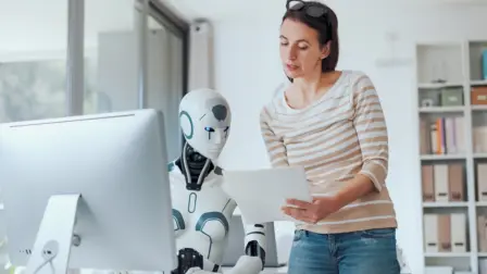 En un mundo laboral en el que 69% de las empresas en México asegura que invierte en automatización de sus procesos repetitivos, el temor de ser reemplazado por un robot aumenta, sin embargo las habilidades humanas serán el sello de garantía frente a este panorama.