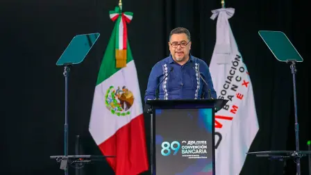 El presidente de la CNBV, Ángel Cabrera Mendoza, participó en la clausura de la 89 Convención Bancaria, en Cancún, Quintana Roo.