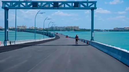 Puente Nichupté en Cancún, Quintana Roo.