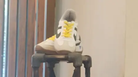 Tenis PANAM fabricados con bolsas de diálisis