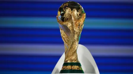 El trofeo de la Copa Mundial de la FIFA es una de las piezas más icónicas del deporte. Su diseño, materiales y proceso de fabricación lo convierten en un objeto único, con características poco conocidas para la mayoría de los aficionados.