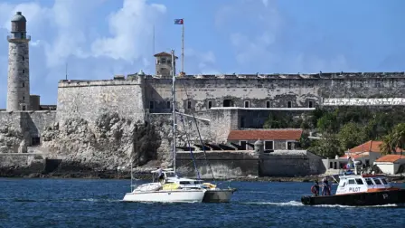 Los barcos, desaparecidos desde el jueves hasta el sábado con nueve personas a bordo, navegan frente al litoral de la capital de la isla en su camino al puerto. 

Para más información del tema, visita: https://www.eleconomista.com.mx/internacionales/llegan-cuba-dos-veleros-ayuda-humanitaria-mexico-relocalizados-20260328-806377.html

¡Síguenos en nuestras redes sociales para mantenerte informado!

Twitter: https://twitter.com/eleconomista 
Facebook: https://www.facebook.com/ElEconomista.mx
Instagram: https://www.instagram.com/eleconomistamx
LinkedIn: https://www.linkedin.com/company/el-economista/

#ElEconomista #Cuba
