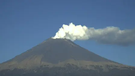 Tuvo dos exhalaciones de baja intensidad.