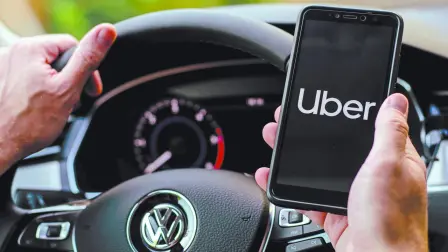 El objetivo de esta mesa de trabajo es el diseño de soluciones de movilidad terrestre que permitan a los usuarios ejercer su derecho de elección y a los conductores trabajar en estas zonas.