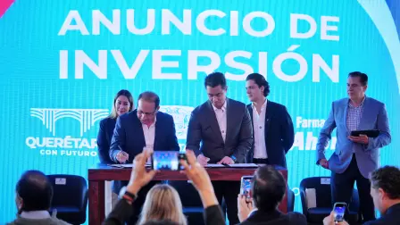 Durante el anuncio de inversión fue firmado también un convenio de colaboración entre Municipio de Querétaro y Farmacias del Ahorro.