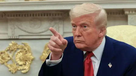 Donald ⁠Trump instó a los países que no ayudaron a Estados Unidos en sus ataques coordinados ‌contra Irán y que ahora no ⁠pueden conseguir combustible para aviones a ⁠que compren petróleo estadounidense.

¡Síguenos en nuestras redes sociales para mantenerte informado!