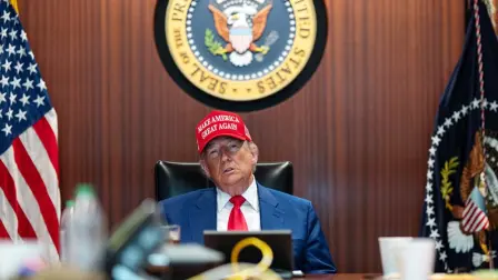 El portavoz del Ministerio de Relaciones Exteriores de Irán desmintió este miércoles que su país pidiera un cese el fuego como afirma el presidente de Estados Unidos, Donald Trump, reportó la televisión estatal.

Para más información del tema, visita: https://www.eleconomista.com.mx/internacionales/iran-desmiente-haya-pedido-alto-fuego-califica-falsas-declaraciones-trump-20260401-806929.html

¡Síguenos en nuestras redes sociales para mantenerte informado!

Twitter: https://twitter.com/eleconomista 
Facebook: https://www.facebook.com/ElEconomista.mx
Instagram: https://www.instagram.com/eleconomistamx
LinkedIn: https://www.linkedin.com/company/el-economista/

#ElEconomista #Trump #Irán