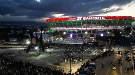 El recinto, con capacidad para ‌87,000 aficionados, será el escenario donde se jugará el primer partido ​de la Copa del Mundo el 11 de junio entre las selecciones de ​México y Sudáfrica.

Para más información del tema, visita: https://www.eleconomista.com.mx/deportes/liga-mx-autoriza-regreso-america-estadio-azteca-dos-anos-20260401-806948.html

¡Síguenos en nuestras redes sociales para mantenerte informado!

Twitter: https://twitter.com/eleconomista 
Facebook: https://www.facebook.com/ElEconomista.mx
Instagram: https://www.instagram.com/eleconomistamx
LinkedIn: https://www.linkedin.com/company/el-economista/

#ElEconomista #América