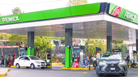 Mientras el litro de combustible regular no pasa de los 24 pesos, el tipo premium supera los 28 pesos y analistas estiman que podría llegar a 30 pesos en breve. ¿El precio es el factor determinante para tomar la mejor decisión?