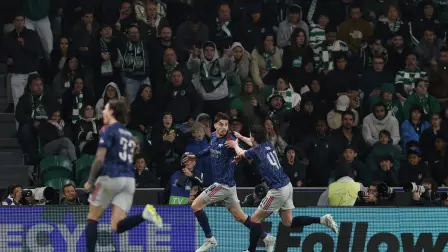 Kai Havertz celebra con Declan Rice, tras marcar un gol durante el partido de ida de los cuartos de final de la UEFA Champions League.