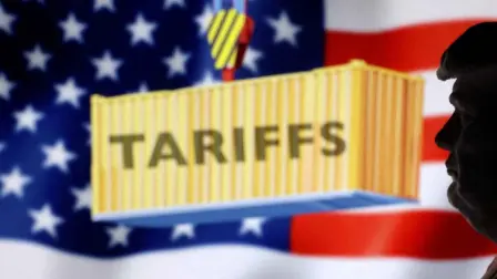 El presidente de Estados Unidos, Donald Trump, amenazó este miércoles con imponer aranceles del 50% a todos los países que suministren armas a Irán.

Para más información del tema, visita: https://www.eleconomista.com.mx/internacionales/trump-amenaza-aranceles-50-paises-suministren-armas-iran-20260408-807749.html

¡Síguenos en nuestras redes sociales para mantenerte informado!

Twitter: https://twitter.com/eleconomista 
Facebook: https://www.facebook.com/ElEconomista.mx
Instagram: https://www.instagram.com/eleconomistamx
LinkedIn: https://www.linkedin.com/company/el-economista/

#ElEconomista #Trump #Irán