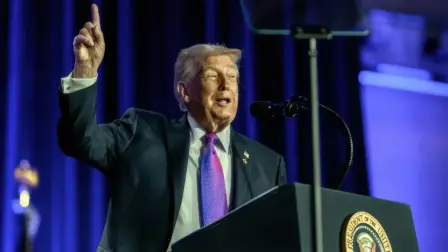 Donald Trump dijo este miércoles que su país ⁠colaborará de forma estrecha con Irán y que ambos países están negociando la suspensión de aranceles y sanciones, tras el anuncio de ‌un alto el fuego de dos semanas.

Para más información del tema, visita: https://www.eleconomista.com.mx/internacionales/trump-trabajara-forma-estrecha-iran-negociara-aranceles-sanciones-20260408-807748.html
Twitter: https://twitter.com/eleconomista   
Sitio web: https://www.eleconomista.com.mx/   
Facebook: https://www.facebook.com/ElEconomista.mx   
 
#ElEconomista  #EETV