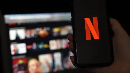 Los incrementos fueron comunicados directamente por correo electrónico a los usuarios y responden, según ambas compañías, a inversiones en contenido y mejoras en la experiencia de entretenimiento.

Para más información del tema, visita: https://www.eleconomista.com.mx/empresas/netflix-disney-suben-precios-mexico-son-nuevas-tarifas-aplican-20260411-808266.html

¡Síguenos en nuestras redes sociales para mantenerte informado!

Twitter: https://twitter.com/eleconomista 
Facebook: https://www.facebook.com/ElEconomista.mx
Instagram: https://www.instagram.com/eleconomistamx
LinkedIn: https://www.linkedin.com/company/el-economista/

#ElEconomista #Netflix #Disney