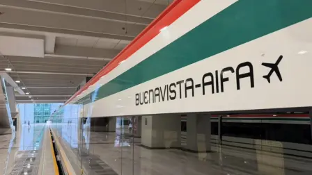 Andenes del Tren Suburbano.