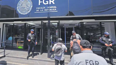 Buscan cambios en investigación e inteligencia para mejorar procuración.

Para más información del tema, visita:https://www.eleconomista.com.mx/politica/llegan-juez-17-investigaciones-fgr-20260419-809460.html
Twitter: https://twitter.com/eleconomista 
Sitio web: https://www.eleconomista.com.mx/ 
Facebook: https://www.facebook.com/ElEconomista.mx 

#ElEconomista #CapitalHumano #EETV