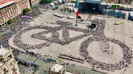 Ciclistas inauguraron la Ciclovía Gran Tenochtitlan, que conecta el Centro Histórico con el sur de la ciudad a lo largo de la Calzada de Tlalpan.