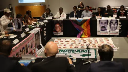 Un grupo de familiares de desaparecidos se reunió con el diplomático.