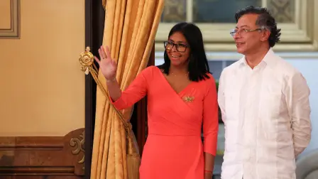 La presidenta interina de Venezuela, Delcy Rodríguez, y el Presidente de Colombia, Gustavo Petro.