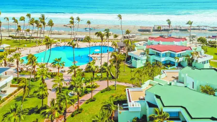 La sede de Mundo Imperial concentra hoteles, centro de convenciones, arena y auditorio en un mismo corredor de la zona Diamante