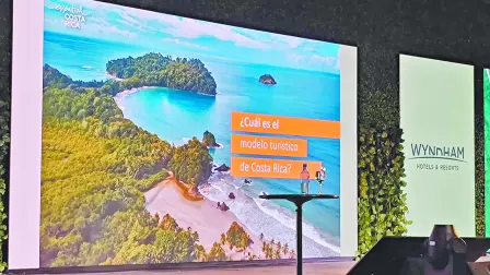 Pabellón internacional en Tianguis Turístico