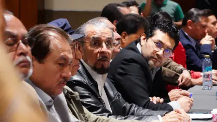 El titular de la STPS se reunó con líderes sindicales.