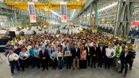 El titular de la Secretaría de Economía, Marcelo Ebrard, recorrió el predio donde se instalará la nueva acería parte de esta tercera fase, así como las recién inauguradas líneas Galvanizado 2 y PLTCM 2.