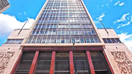 FILE PHOTO: General view of Colombia's central bank (Banco de la Republica) in Bogota April 7, 2015. REUTERS/Jose Miguel Gomez/File Photo