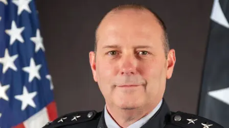 El general Douglas Schiess