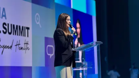 La presidenta del Consejo Directivo de la Federación Latinoamericana de la Industria Farmacéutica (Fifarma), Constaza Lozada.