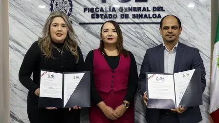 La Fiscal General en la entidad, Claudia Zulema Sánchez Kondo, tomó protesta a José Roberto Quiñónez Colorado fue designado como encargado de la Vicefiscalía General y a Rocío Yamileth Aguilar Zazueta como encargada de la Vicefiscalía Regional Zona Centro.